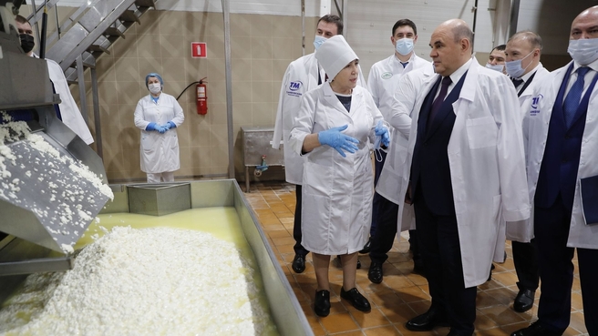 Посещение молочного завода «Тамбовский», осмотр  цеха производства сыров