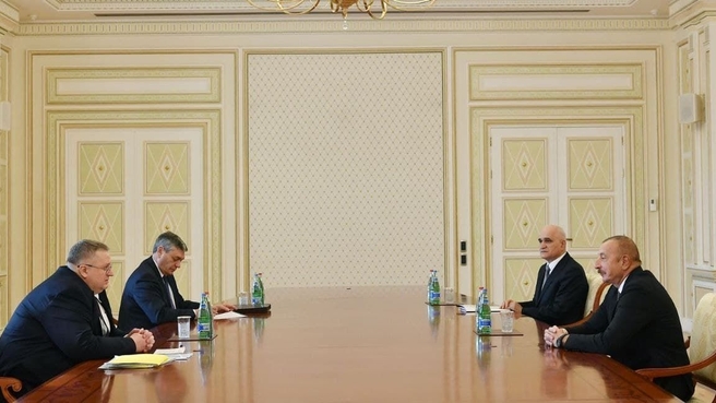 Встреча Алексея Оверчука с Президентом Азербайджанской Республики Ильхамом Алиевым. Фото пресс-службы Президента Азербайджанской Республики