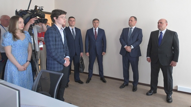 Mikhail Mishustin and Prime Minister of the Republic of Belarus Roman Golovchenko at the Minsk branch of the Plekhanov Russian University of Economics. With Minister of Science and Higher Education Valery Falkov and Director of the Minsk branch of the Plekhanov Russian University of Economics, Alexei Yeliseyev