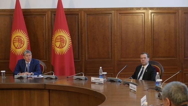 Встреча глав делегаций государств – участников Содружества Независимых Государств с Президентом Киргизии Алмазбеком Атамбаевым