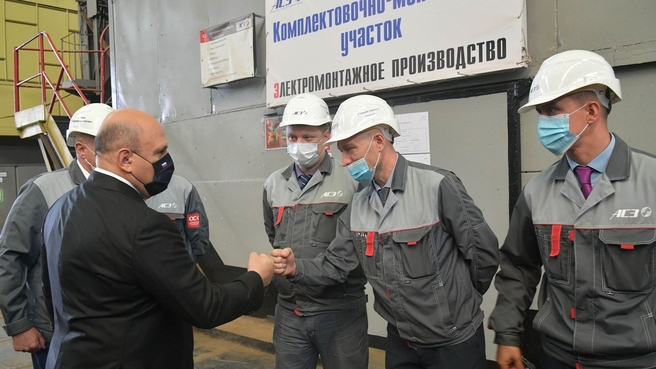 Михаил Мишустин посетил Амурский судостроительный завод
