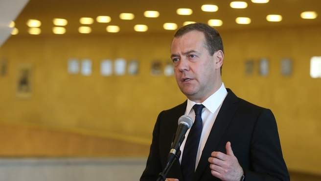 Дмитрий Медведев ответил на вопросы российских журналистов