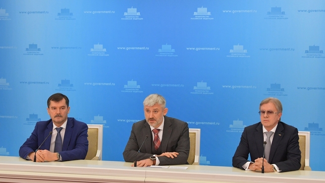 A briefing by Yevgeny Ditrikh, First Deputy Minister of Transport and Head of the Federal Agency for Air Transport Alexander Neradko, and Aeroflot CEO Vitaly Savelyev following a meeting of the Presidium of the Government Coordination Council to control the incidence of the novel coronavirus infection