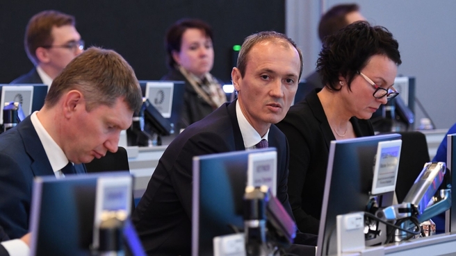 Дмитрий Григоренко на совещании по вопросу мониторинга реализации нацпроектов в Координационном центре Правительства