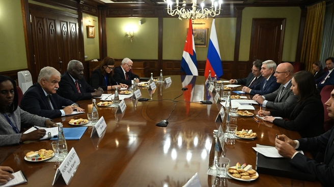 Дмитрий Чернышенко провёл рабочую встречу с  Председателем Национальной ассамблеи народной власти и Государственного Совета Республики Куба Хуаном Эстебаном Ласо Эрнандесом