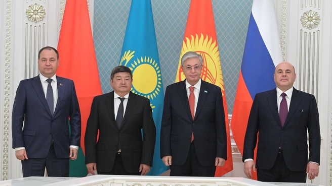 Mikhail Mishustin in the meeting with the President of Kazakhstan Kassym-Jomart Tokayev and the heads of the delegations of the countries at Innoprom.Kazakhstan. With Prime Minister of Belarus Roman Golovchenko, President of Kazakhstan Kassym-Jomart Tokayev and Chairman of the Cabinet of Ministers of Kyrgyzstan Akylbek Zhaparov