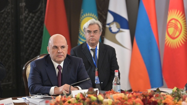 Mikhail Mishustin at the restricted meeting of the Eurasian Intergovernmental Council. With Deputy Chief of Staff of the Russian Government Elmir Tagirov
