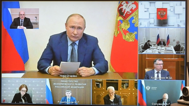 Михаил Мишустин и члены Правительства приняли участие в совещании у Президента России по экономическим вопросам