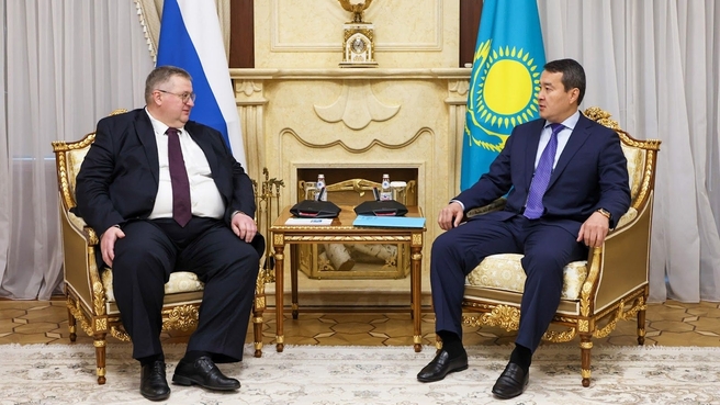 Alexei Overchuk meets with Prime Minister of the Republic of Kazakhstan Alikhan Smailov. Photo by the Press Service of the Prime Minister of the Republic of Kazakhstan