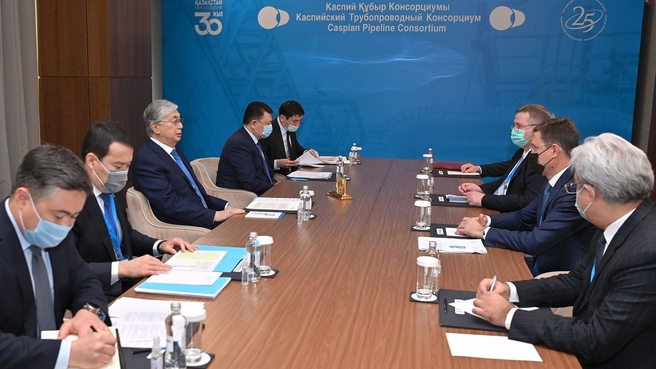 Alexander Novak and Alexei Overchuk meet with President of Kazakhstan Kassym-Jomart Tokayev. Courtesy of the Press Service of the President of Kazakhstan