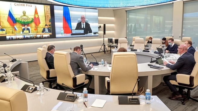 Дмитрий Чернышенко на встрече сопредседателей Межправительственной Российско-Вьетнамской комиссии по торгово-экономическому и научно-техническому сотрудничеству
