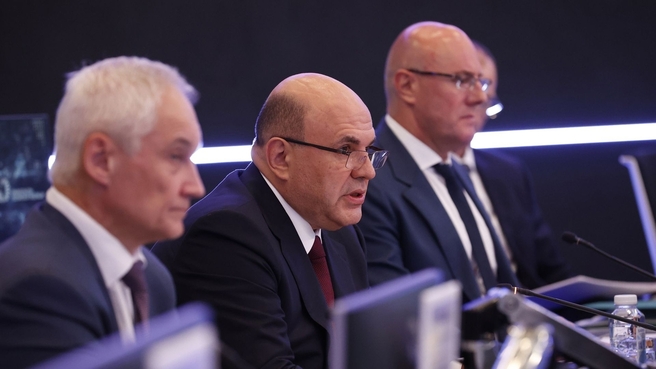 First Deputy Prime Minister Andrei Belousov, Prime Minister Mikhail Mishustin and Deputy Prime Minister Dmitry Chernyshenko at a strategic session on healthcare, demography, education, culture and sport