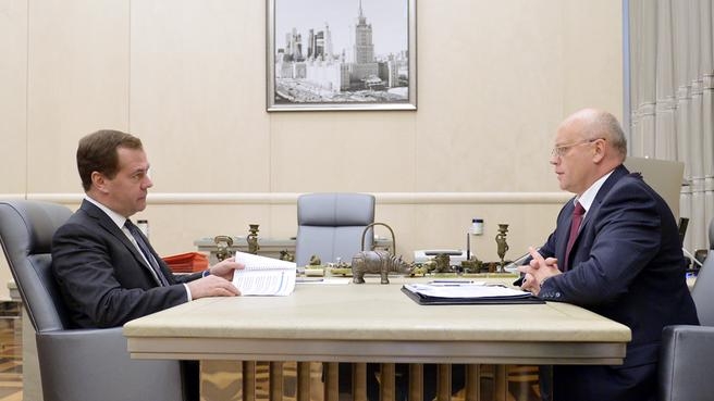 Рабочая встреча с губернатором Омской области Виктором Назаровым