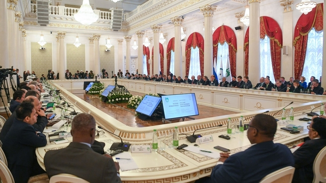 Марат Хуснуллин выступил в Казани на очередном заседании Группы стратегического видения «Россия – Исламский мир»