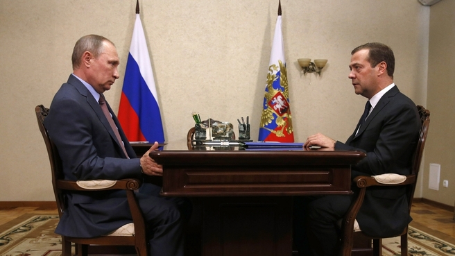 Встреча Президента России Владимира Путина с Председателем Правительства Дмитрием Медведевым
