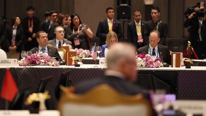 Business breakfast on sustainable development during the East Asia Summit