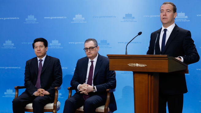 Dmitry Medvedev speaks during the ceremony to mark the start of construction of China’s leg of the Sino-Russian Eastern route gas pipeline. From left: Extraordinary and Plenipotentiary Ambassador of China to Russia, Li Hui, and Russia’s Deputy Foreign Minister Igor Morgulov