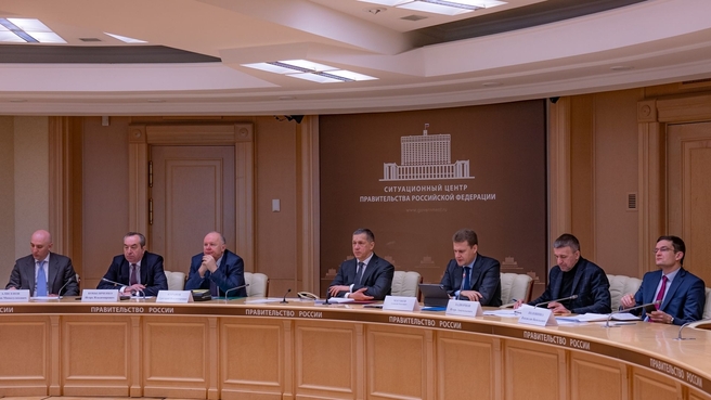 Юрий Трутнев провёл совещание с главами дальневосточных регионов по вопросам социально-экономического развития Дальнего Востока