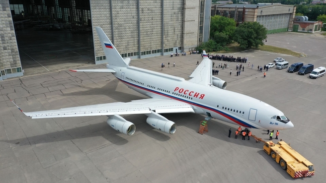 Юрий Борисов присутствовал при передаче очередного Ил-96-300 на лётно-испытательную станцию