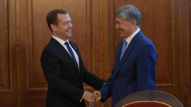 С Президентом Киргизии Алмазбеком Атамбаевым