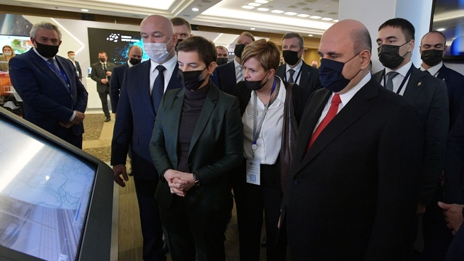Mikhail Mishustin and Ana Brnabic visit an exhibition of high-tech goods and services by Russian exporters during the 2021 Made in Russia International Export Forum at the International Trade Centre