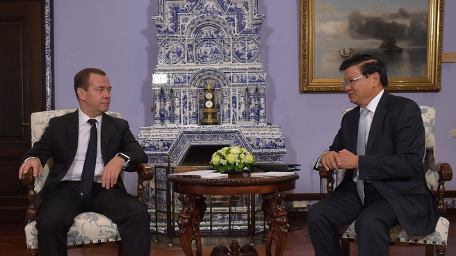 Беседа с Премьер-министром Лаоса Тхонглуном Сисулитом