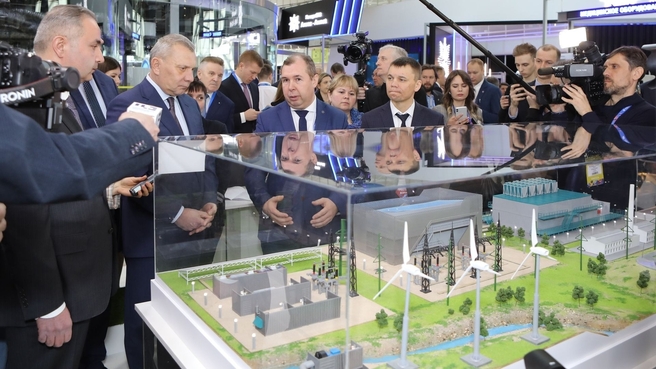 Юрий Борисов посетил XVII Всероссийский форум-выставку «Госзаказ-2022»