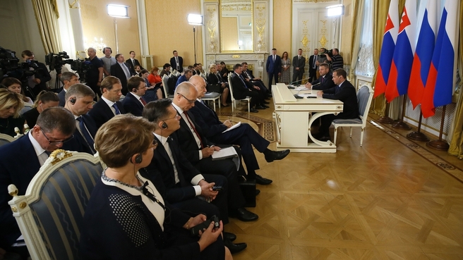 Пресс-конференция Дмитрия Медведева и Председателя Правительства Словацкой Республики Петера Пеллегрини по завершении переговоров