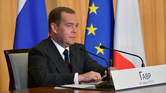 Пресс-конференция Дмитрия Медведева и Эдуарда Филиппа