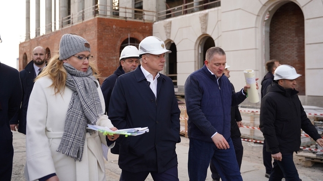 Марат Хуснуллин осмотрел стройплощадку квартала Верховного суда
