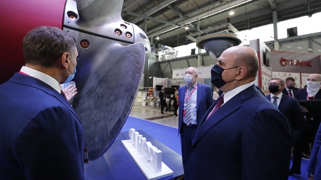Михаил Мишустин осмотрел совместный стенд компаний «КОНАР» и «Транснефть» на Международной промышленной выставке «Иннопром-2021»