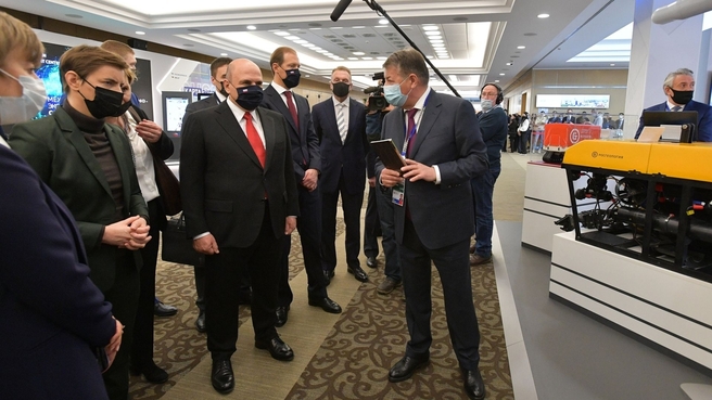 Mikhail Mishustin and Ana Brnabic visit an exhibition of high-tech goods and services by Russian exporters during the 2021 Made in Russia International Export Forum at the International Trade Centre