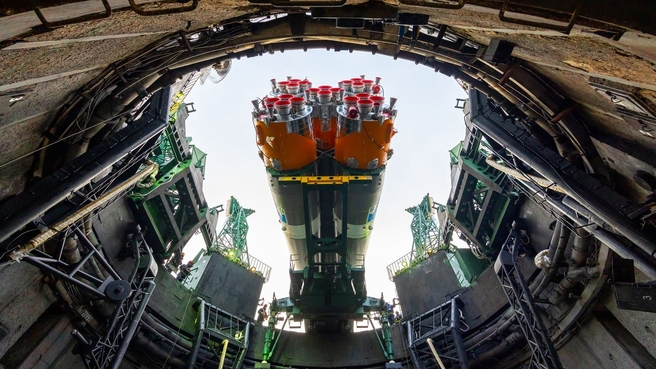 Дмитрий Чернышенко принял участие в запуске ракеты-носителя «Союз-2.1а» с грузовым кораблём «Прогресс МС-25», который отправит трофей международного мультиспортивного турнира «Игры будущего» на МКС