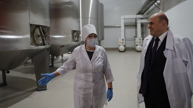 Посещение молочного завода «Тамбовский», осмотр цеха производства сыров