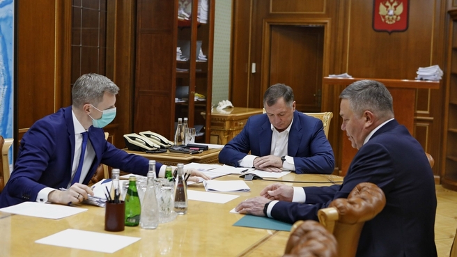 Рабочая встреча Марата Хуснуллина с губернатором Вологодской области Олегом Кувшинниковым