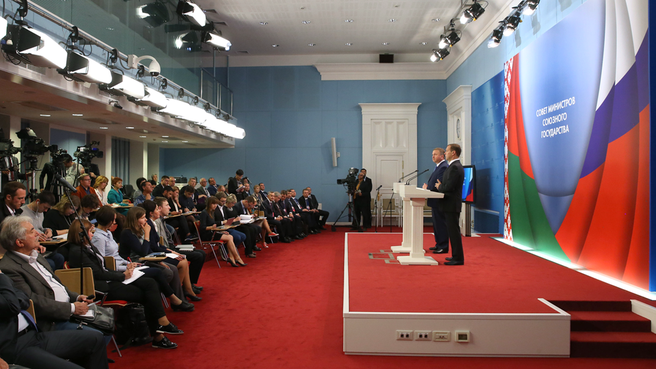 Пресс-конференция Дмитрия Медведева и Андрея Кобякова