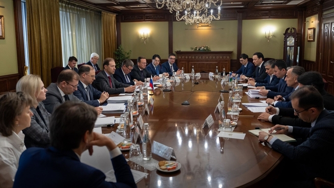 Денис Мантуров провёл встречу с Заместителем Премьер-министра Республики Узбекистан Жамшидом Ходжаевым