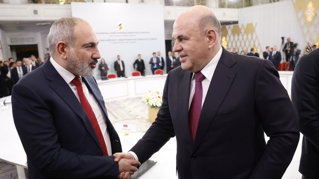 Mikhail Mishustin with Prime Minister of Armenia Nikol Pashinyan at the Eurasian Intergovernmental Council meeting