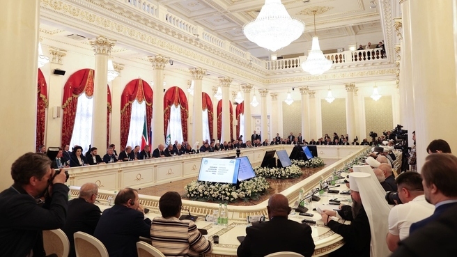Marat Khusnullin attended a meeting of the Russia – Islamic World Strategic Vision Group at the 14th International Economic Forum “Russia – Islamic World: KazanForum”