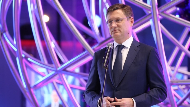 Александр Новак принял участие в церемонии открытия павильона «Атом» на выставке «Россия»