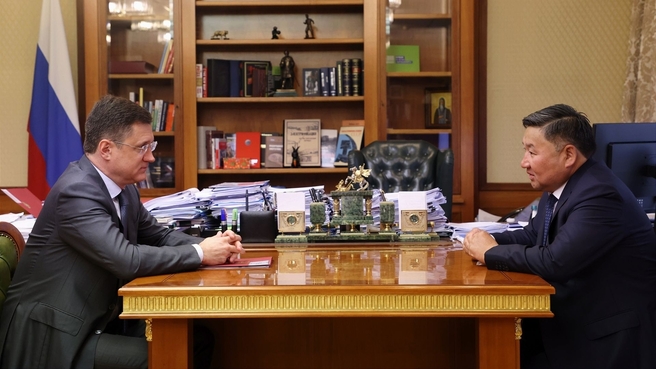 Рабочая  встреча Александра Новака  с Главой Республики Тыва Владиславом Ховалыгом