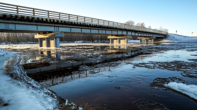 Мост через реку Ухту, деревня Песок, Архангельская область