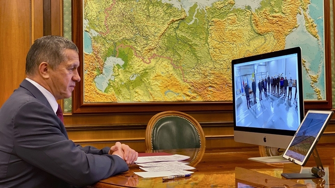 Юрий Трутнев принял участие в запуске новой ЛЭП для освоения Наталкинского золоторудного месторождения