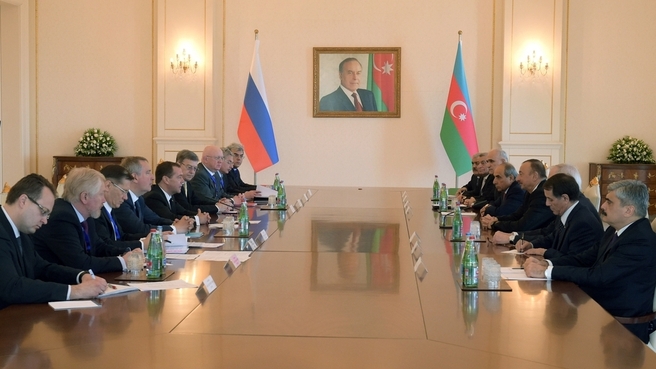 Встреча с Президентом Азербайджана Ильхамом Алиевым в расширенном составе