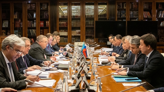 Алексей Оверчук провёл встречу сопредседателей Межправительственной комиссии по сотрудничеству между Российской Федерацией и Республикой Казахстан