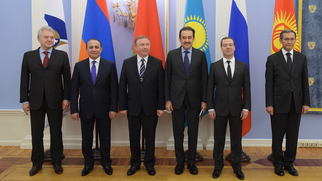 Совместное фотографирование участников первого заседания Евразийского межправительственного совета