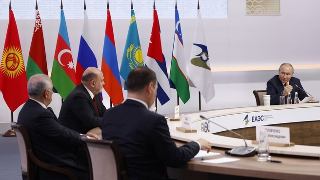 Михаил Мишустин принял участие во встрече глав правительств государств СНГ и ЕАЭС с Президентом России