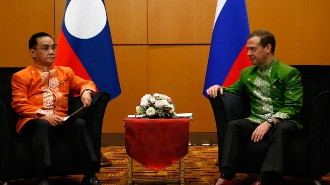 Dmitry Medvedev meets with Prime Minister of Laos Thongsing Thammavong