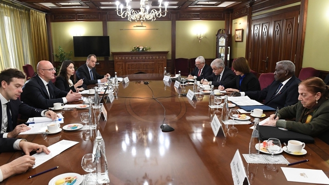 Дмитрий Чернышенко встретился с главой парламента Кубы Хуаном Эстебаном Ласо Эрнандесом