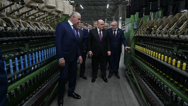 Михаил Мишустин в Карачаево-Черкесии посетил предприятие по переработке овечьей шерсти «Вулкам»